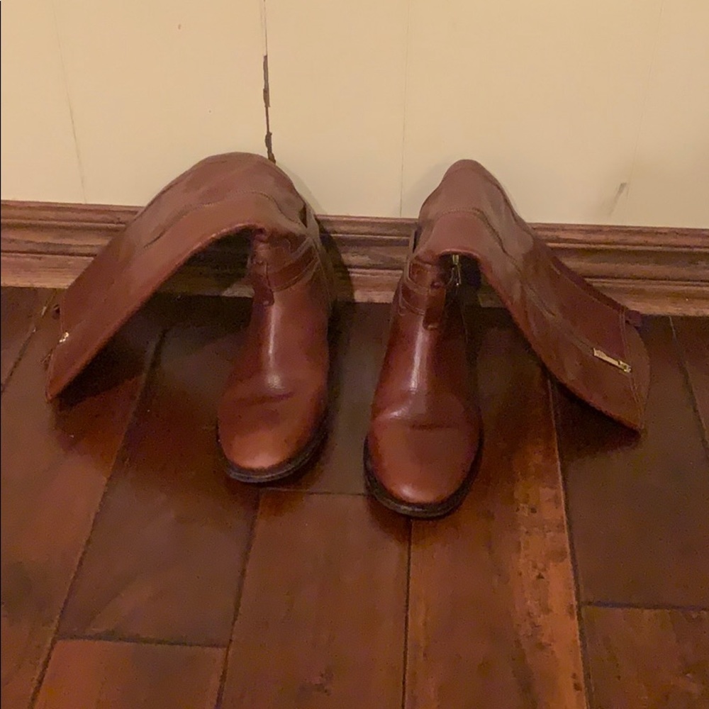 Tory Burch boots. Worn will clean before sending.